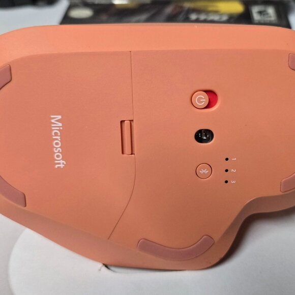 Microsoft Bluetooth Wireless Mouse (Peach) - Picture 4 of 5